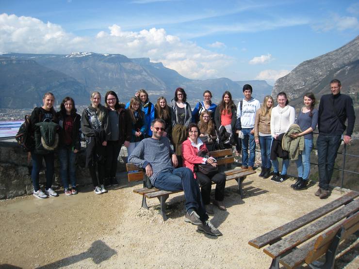 Gruppenfoto auf der Festung (la Bastille in Grenoble IMG 2466
